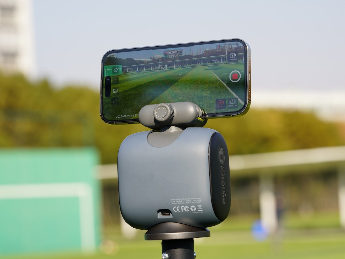 XbotGo Chameleon Al-Powered Sports Tracking Phone Mount offers auto-tracking for 20+ sports